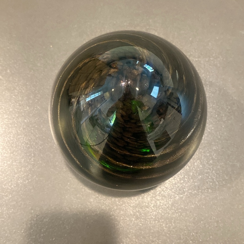 DONATED ❌Solar Energy Night Lamp black and brown with green light - Picture 4 of 10